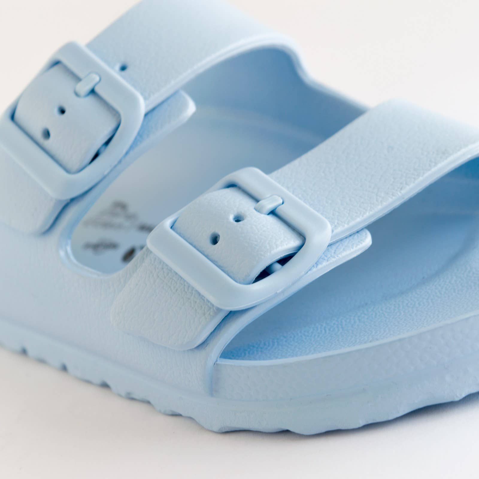AVISPAS  Coachella Hellblau