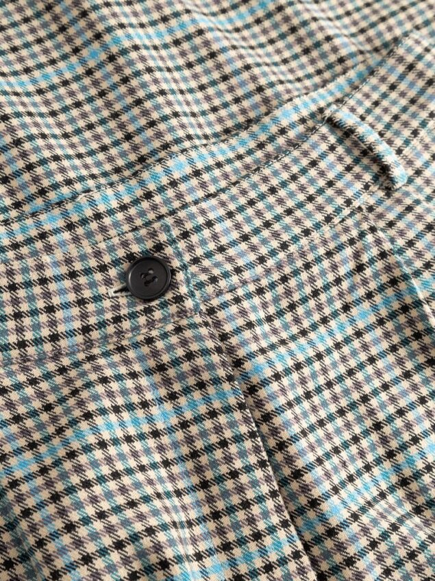 Mademoiselle YéYé-Bundfalten Hose aus Webstoff Farbe/Muster: Checker Checkmate Trousers Ein echter Klassiker: die karierte Bundfaltenhose. Easy zu stylen und nie aus der Mode. Leichter Webstoff Langes, weites Bein Bundfalten Schräge Eingriffstaschen vorne Leistentaschen hinten 100% Polyester (recycled)