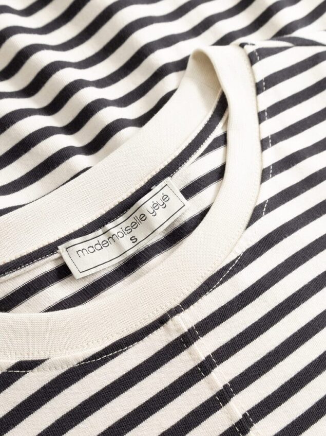 Mademoiselle YéYé-Langarmshirt mit Rippbündchen aus Bio-Baumwolle Drift Flair Top Farbe/Muster: Ministripes Toller Schnitt, tolle Ärmel – einfach ein Must-have für deinen Kleiderschrank. Nachhaltig und GOTS zertifiziert Leichte Jersey-Qualität Rundhalsausschnitt Lange Ballonärmel Rippbündchen am Saum und den Ärmeln 100% Baumwolle (organic) GOTS zertifziert