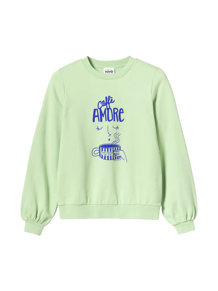 Mademoiselle YéYé-Sweatshirt aus Bio-Baumwolle Farbe/Muster: Pistachio Eingekuschelt in eine Decke und auf dem Schoß eine heiße Tasse Kaffee – dein Caffé Amore! Nachhaltig und GOTS zertifiziert Extra weiche, angeraute Innenseite Normale Passform Rundhalsausschnitt Lange Ärmel mit Bündchen Großer Aufdruck vorne 100% Baumwolle (organic) GOTS zertifziert
