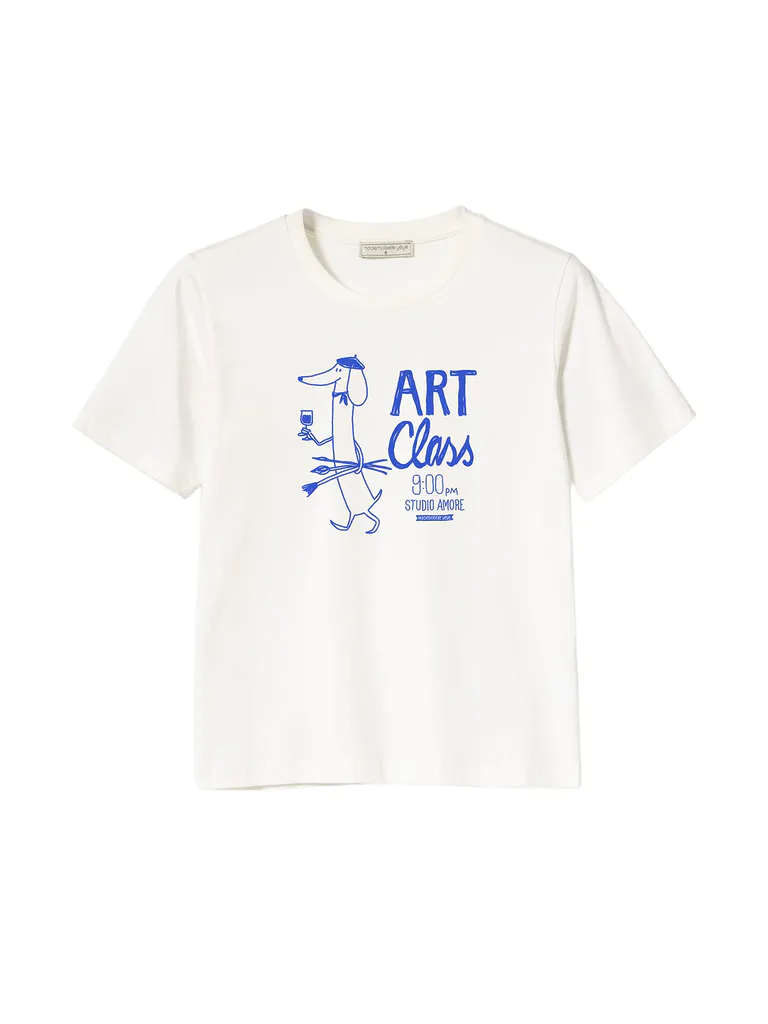 Mademoiselle YéYé T-Shirt aus Bio-Baumwolle Farbe/Muster: Ecru Komm mit zur Art Class ins Studio Amore! Nachhaltig und GOTS zertifiziert Weicher, leichter Baumwoll-Jersey Lockere Passform Normale Länge Rundhalsausschnitt Kurze Ärmel Großer Aufdruck vorne 100% Baumwolle (organic) GOTS zertifziert