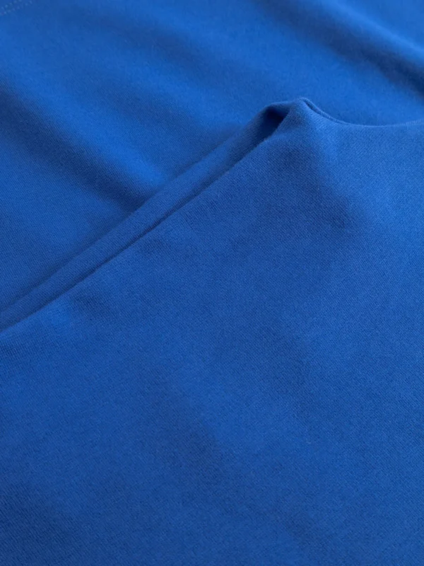 Pullover mit Stehkragen aus Bio-Baumwolle Mod Shift Top Farbe/Muster: Surfing Blue Retro vibes pur! Alltagstauglicher und bequemer Pullover mit breitem Ärmelaufschlag aus einem kompakten Jersey. Maximal lässig mit der passenden Hose. Nachhaltig und GOTS zertifiziert Hochwertiger Punto Milano Jersey Lässige Passform Lange, weite Ärmel mit Aufschlag Turtleneck Kragen 100% Baumwolle (organic) GOTS zertifiziert Geprüfte Produktionsstätten – Faire Produktion 100% Vegan – Wir verwenden grundsätzlich keine Materialien tierischen Ursprung