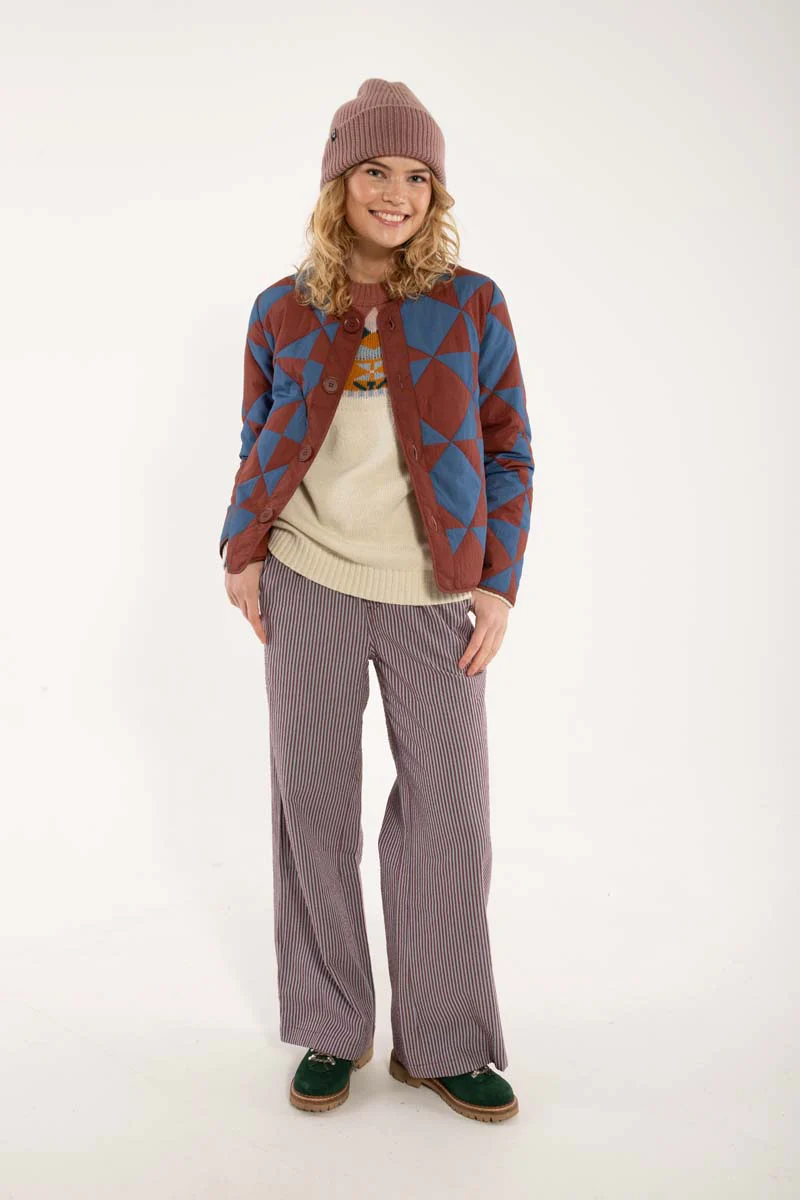 Danefae Thermojacke Daneland DIAMETRIC Klassische leichte Thermojacke Geometrisches Steppmuster Knopfleiste vorne kleidsam Düsseldorf Fairfashion